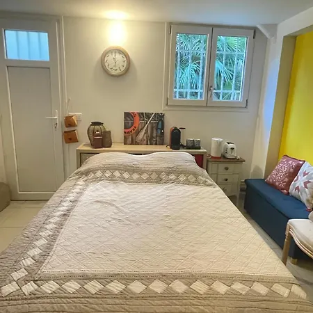 Pansiyon Cosy Private Bedroom Le Pecq