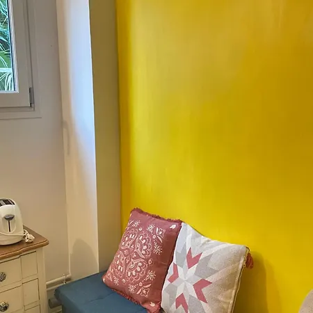 Pansiyon Cosy Private Bedroom Le Pecq